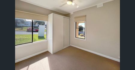 Complete Package, Convenient Location. - Photo 2