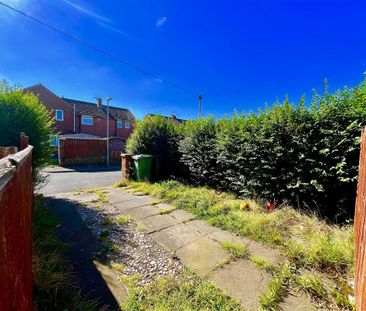 3 bedroom semi-detached house to rent - Photo 5