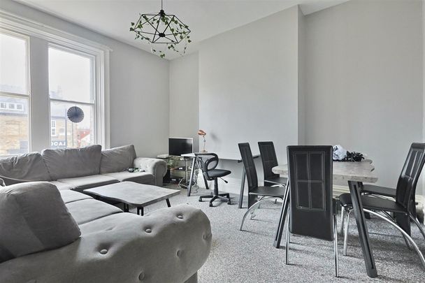 5 bedroom Student Maisonette to rent in Larkspur Terrace, Jesmond, Newcastle Upon Tyne - Photo 1