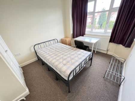 3 bedroom terraced house to rent - Photo 3