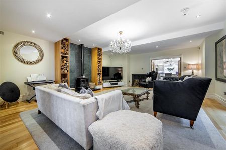 4 bedroom detached house to rent - Photo 5