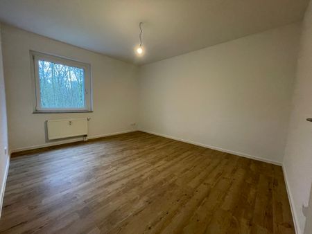 *sanierte Balkonwohnung*Tageslichtbad*Erdgeschoss* - Photo 5