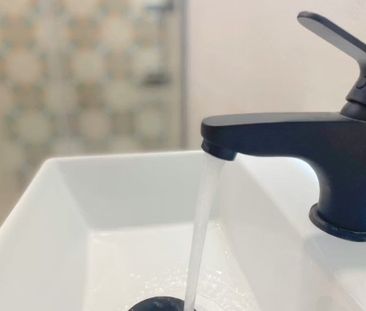 Avenida de Ramón y Cajal, Sevilla, Andalusia 41005 - Photo 6