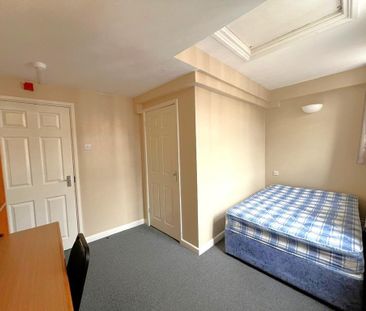 5 bedroom flat to rent - Photo 5