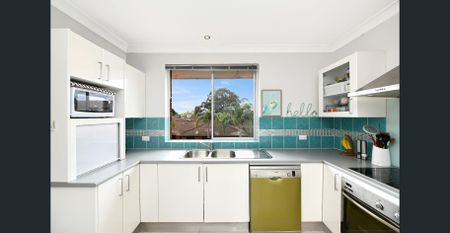 Top Floor Apartment With Lock-Up Garage - Photo 3