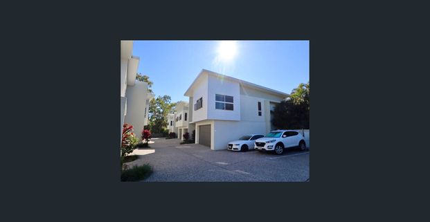 LOW MAINTENANCE & NEAT HOME IN HELENSVALE - Photo 1