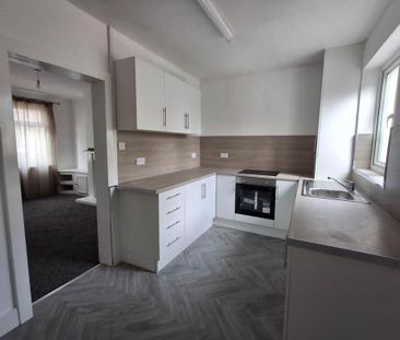 3 bedroom end of terrace house to rent - Photo 6