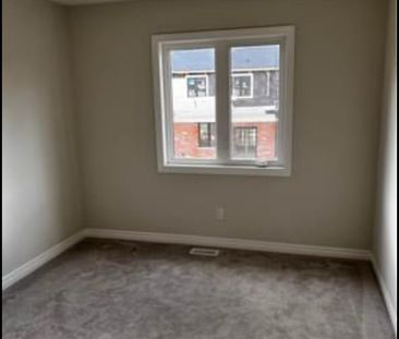 For Lease - 58 Genoa Drive, Hamilton, Ontario - Photo 3