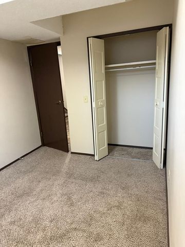 In Suite Laundry! 2 Bedroom 6-Plex in Highland Green!! - Photo 3