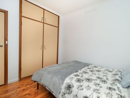 Well positioned, furnished & fresh! - Photo 3