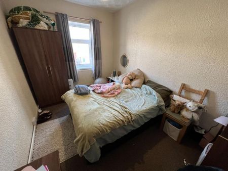 3 bedroom apartment to rent - Photo 4