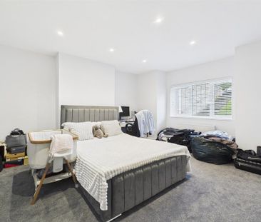 3 bedroom flat to rent - Photo 3