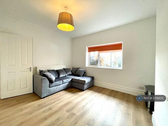 4 bedroom terraced house to rent - Photo 1