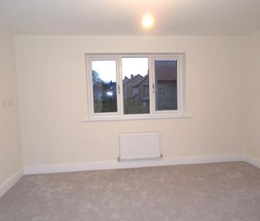 2 Bedroom Semi Detached House To Rent - Photo 1