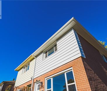 2373 BARCLAY Road, Burlington, Ontario, L7R2B7 - Photo 3