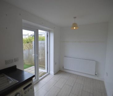 2 bedroom end of terrace house to rent - Photo 4