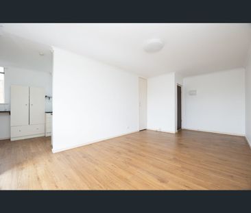 12/7-9 Eldridge St, Footscray, Vic 3011 - Photo 2
