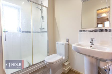 Royal Victoria Court, - Photo 4