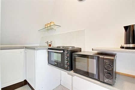 Studio to rent - Photo 2