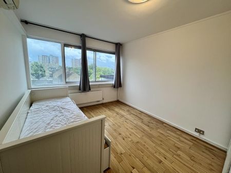 3 bedroom flat to rent - Photo 4