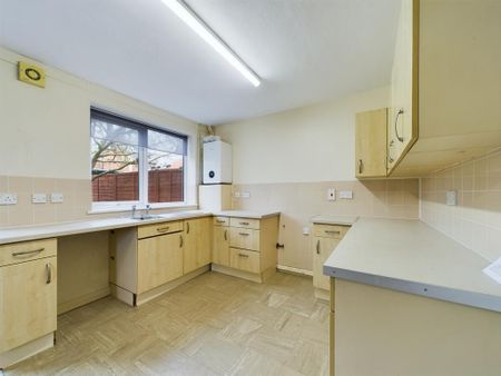 3 bedroom semi-detached house to rent - Photo 3