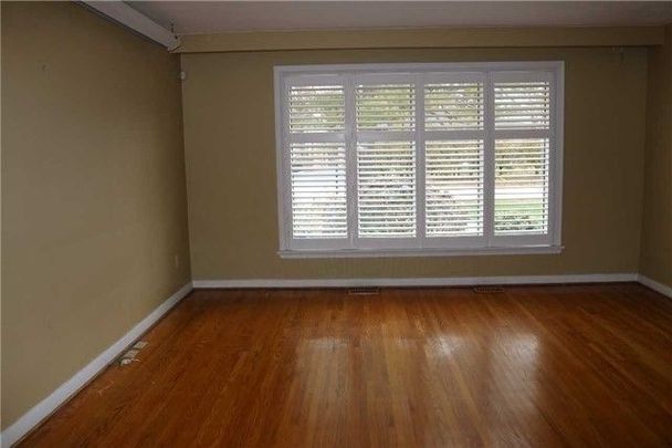 For Lease - 578 Stonecliffe Road, Oakville, Ontario - Photo 1