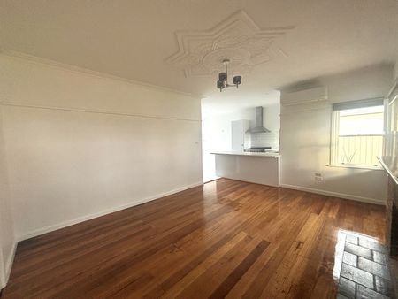 THREE BEDROOM FAMILY HOME - Photo 4