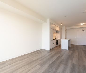 For Lease - 6 David Eyer Road Unit# 613, Richmond Hill, Ontario - Photo 2