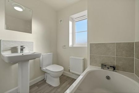 3 bedroom detached house to rent - Photo 3