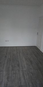 Room in a Shared House, Woodville Road, CR7 - Photo 4