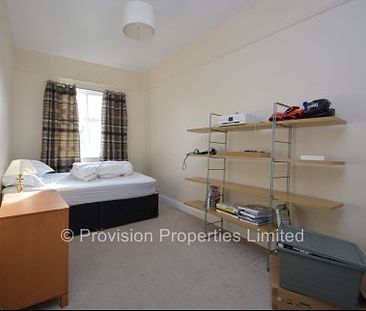 2 Bedroom Flats in Leeds - Photo 3