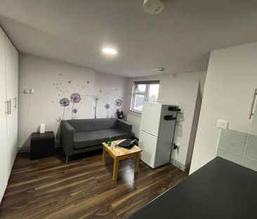 Studio to rent - Photo 4