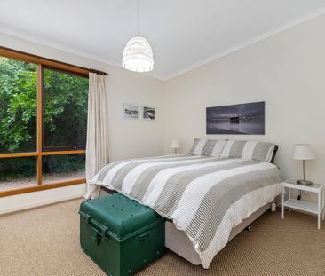 A coastal base, Central Access for Blairgowrie Beaches - Photo 5