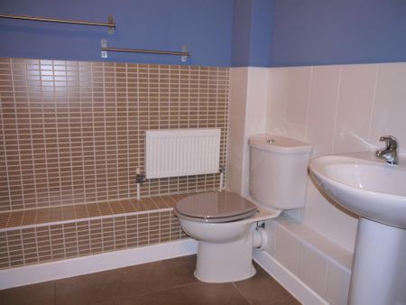 2 bedroom flat to rent - Photo 5