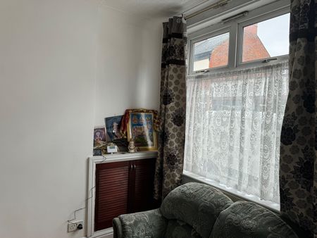 3 Bed Terraced House, Leicester, LE4 - Photo 4
