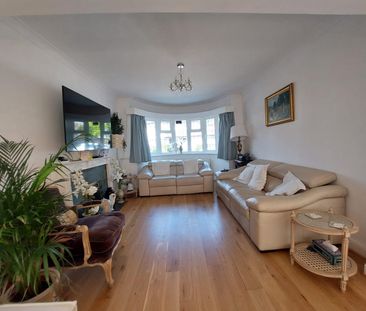 Uphill Grove, Mill Hill, London NW7 - Photo 2