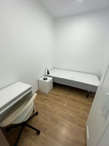 Carrer de Muntaner, Barcelona, Catalonia 08006 - Photo 3