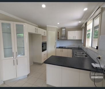 Modern 4-Bedroom Duplex Moments from Station & River – Short-Term L... - Photo 6