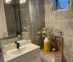 Room in a Shared House, Bungalow Road, SE25 - Photo 3