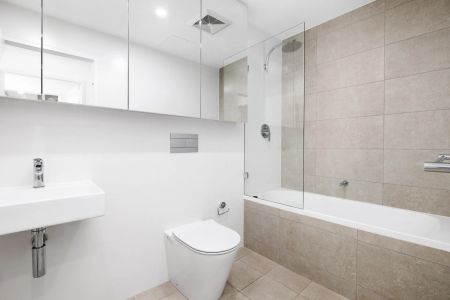 LUXURY APARTMENT LIVING - Photo 3