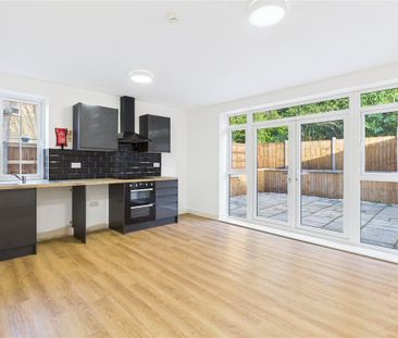 Semi detached house to rent - Photo 6