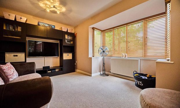 3 bedroom link detached house to rent - Photo 1