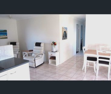 Immaculate 3 Bedroom Furnished Home - Photo 1