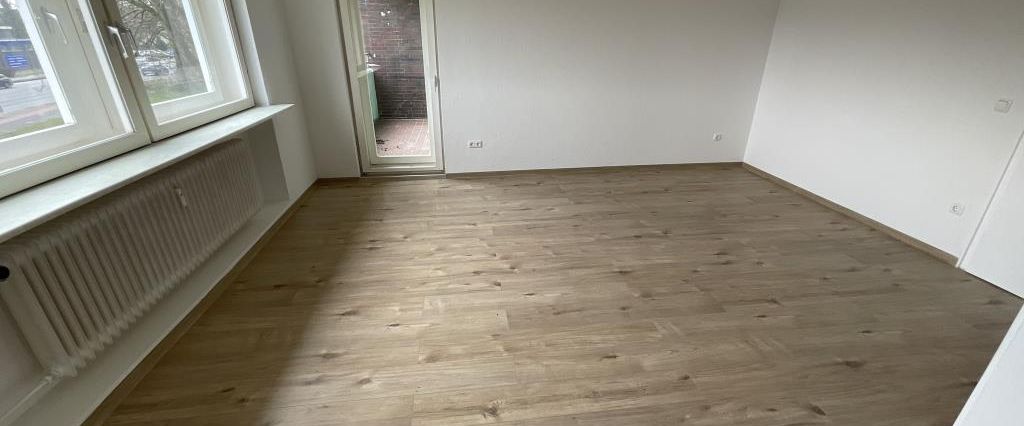 Modernisierte 3-ZKB-Balkonwohnung im Hochhaus im Europaviertel zu vermieten! - Foto 1