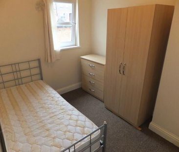 72 Mountcollyer Avenue, Belfast, BT15 3DR - Photo 5