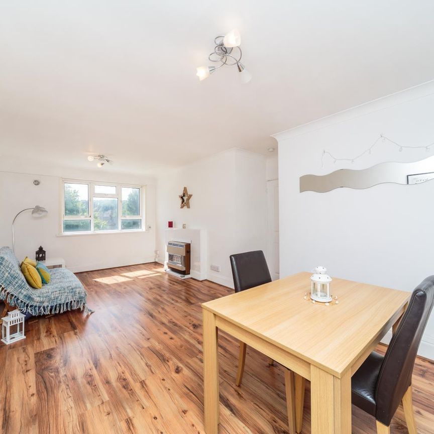 3 bedroom apartment to rent - Photo 1