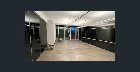 West Side Place Luxurious 2 bedrooms 2 bathrooms apartment - Photo 3