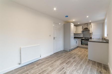 3 bedroom detached house to rent - Photo 4