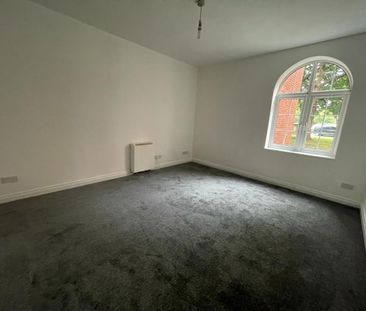 2 bedroom Flat To Let - Photo 2