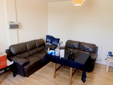 2 Bed 1 Bath - Photo 4